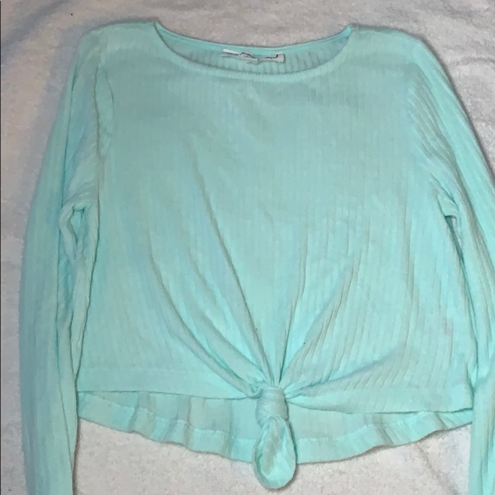 long sleeve with flowy sleeve